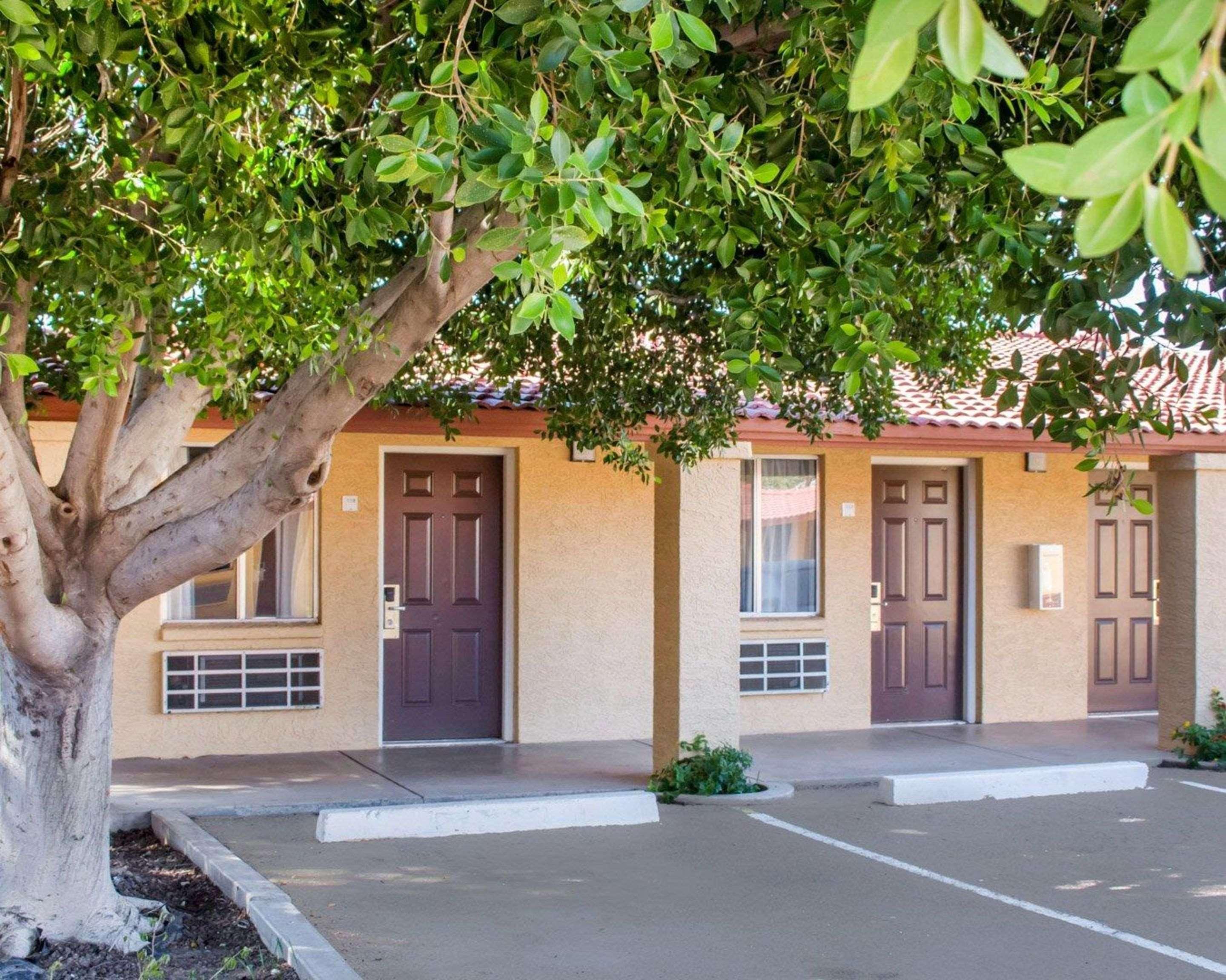 Rodeway Inn Old Town Scottsdale Bagian luar foto
